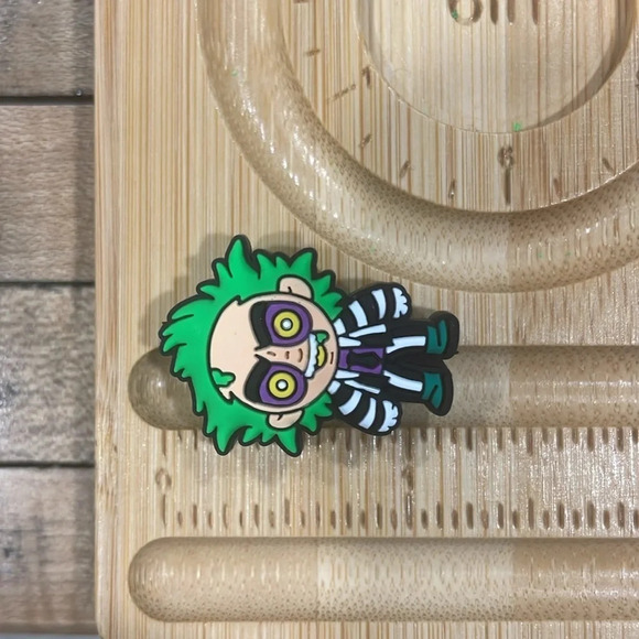 Beetlejuice silicone focal beads, 6-pack - Picture 3 of 3